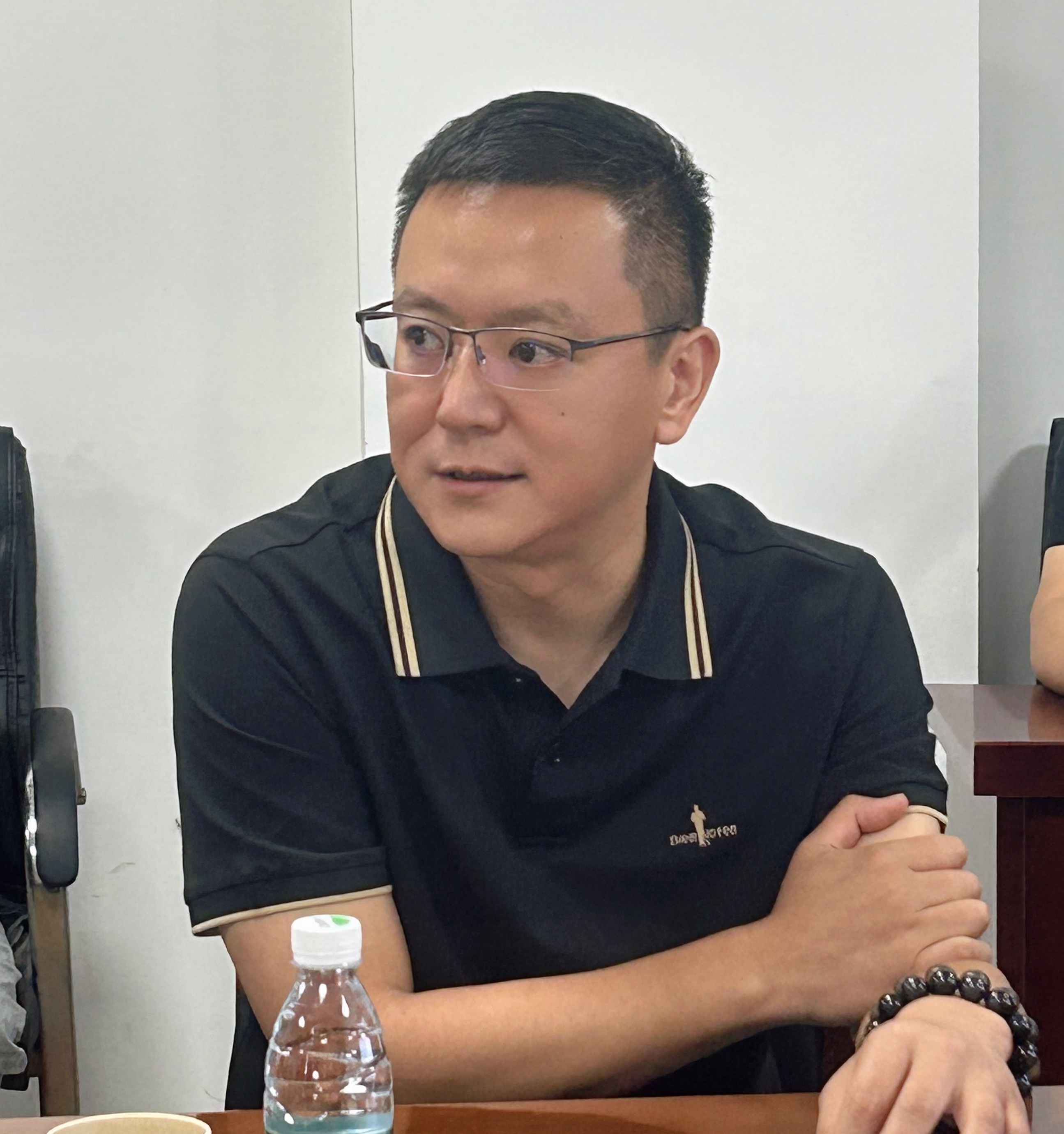 罗磊.jpg