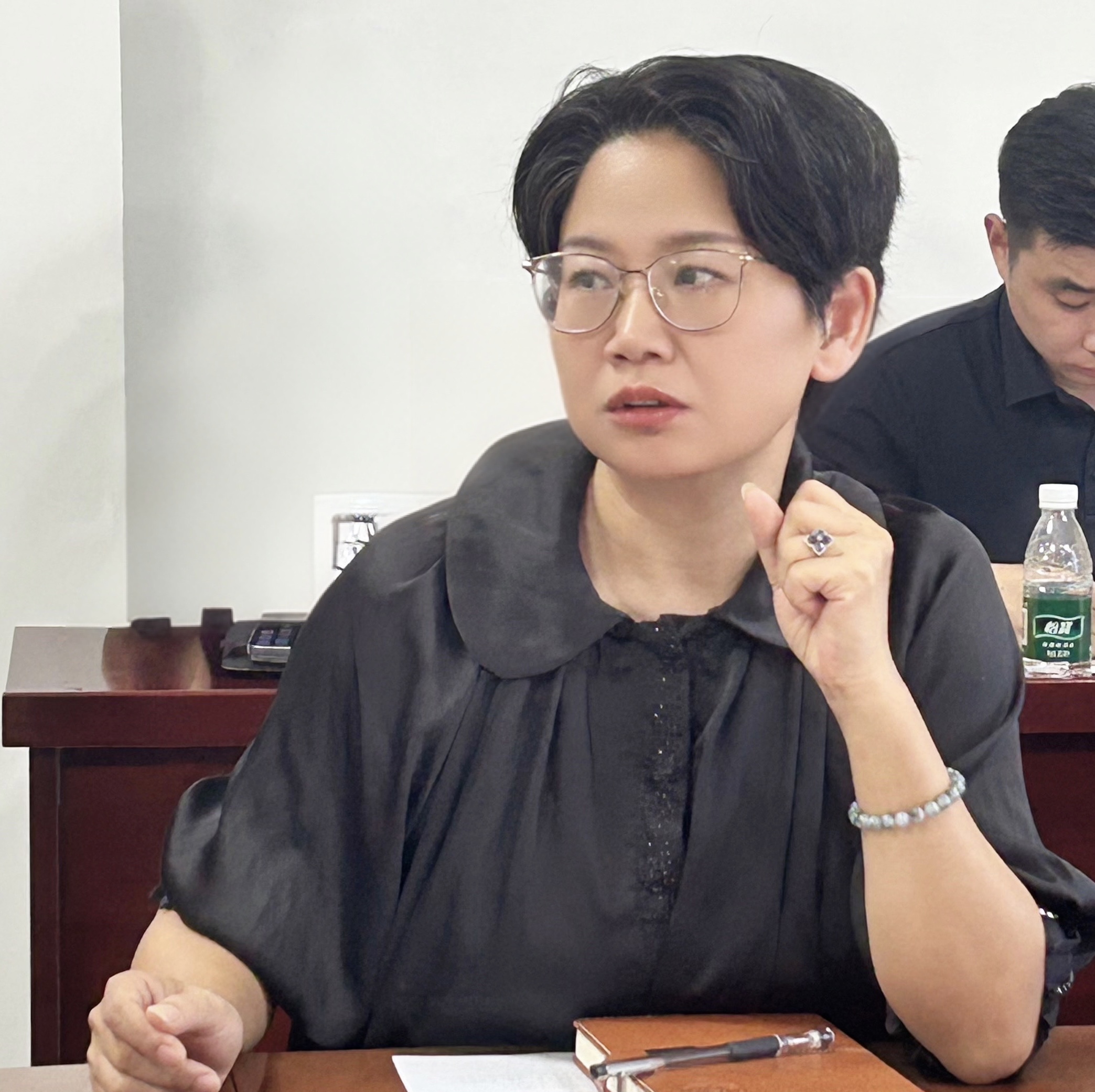 李.jpg